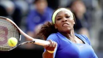 Serena Williams renunció a jugar la semifinal de Roma ante la china Li Na aduciendo "problemas en la espalda".