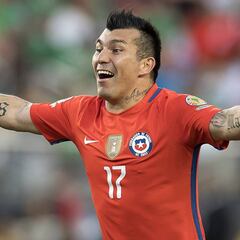 Gary Medel envió su apoyo a los que combaten los incendios