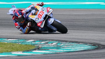 Sepang (Malaysia), 06/02/2024.- Spanish MotoGP rider Marc Marquez of Gresini Racing MotoGP in action during Sepang MotoGP Official Test day 1 in Petronas Sepang International Circuit, Malaysia, 06 February 2024. (Motociclismo, Ciclismo, Malasia) EFE/EPA/FAZRY ISMAIL