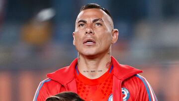 LIMA, PERU - NOVEMBER 15: Eduardo Vargas of Chile sings the national anthem prior to the FIFA World Cup 2026 South American Qualifier match between Peru and Chile at Estadio Nacional de Lima on November 15, 2024 in Lima, Peru. (Photo by Martín Fonseca/Eurasia Sport Images/Getty Images)