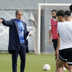 Lo que perdería el Málaga si desciende a Primera RFEF