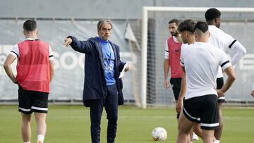 Natxo González durante elentrenamiento de este jueves.