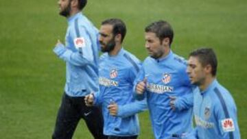 Simeone aprovecha el parón y trabaja con Gámez y Siqueira