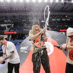 Naia Laso y Danny León se suben al podio en el 25º aniversario de la Simple Session