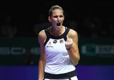 Kuznetsova edges Pliskova to move closer to semi-finals