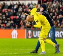 El PSV prohíbe la entrada ¡40 años! al aficionado que pegó a Dmitrovic