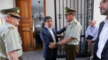 Santiago, 16 de octubre de 2022.
Previo a un nuevo aniversario del 18-O, el subsecretario del interior, Manuel Monsalve, junto al ministro de economia Nicolas Grau, junto a Carabineros, realizan un punto de prensa luego de una  reunion para detallar medidas preventivas de seguridad.

Dragomir Yankovic/Aton Chile