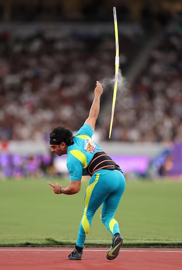 Neeraj Chopra, del equipo de India, compite en la final masculina de lanzamiento de jabalina en el sexto día del Campeonato Mundial de Atletismo Tokio 2025.