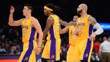 Jeremy Lin, Jordan Hill y Carlos Boozer.