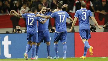 Un doblete de Higuaín deja a Juventus a un paso de la final