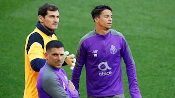 Óliver y Casillas, en un entrenamiento con el Oporto.