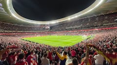 Afición del Atlético en el Metropoitano en un Atlético-Barcelona en 2021.