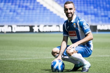 El canterano perico tendrá la oportunidad de jugar con el primer equipo del Espanyol tras hacer carrera en Málaga y Lyon.