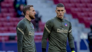 Oblak y Grbic, en el calentamiento de un partido del Atlético.