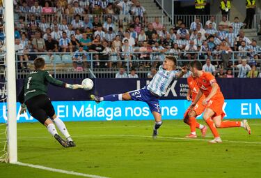 El Málaga seguirá buscando un mediocentro en el ‘mercado del paro’