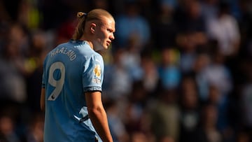 Manchester (United Kingdom), 14/09/2024.- Erling Haaland of Manchester City looks on during the English Premier League match between Manchester City and Brentford in Manchester, Britain, 14 September 2024. (Reino Unido) EFE/EPA/PETER POWELL EDITORIAL USE ONLY. No use with unauthorized audio, video, data, fixture lists, club/league logos, 'live' services or NFTs. Online in-match use limited to 120 images, no video emulation. No use in betting, games or single club/league/player publications.