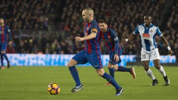 El centrocampista del Barcelona, Andrés Iniesta, durante un partido del Barcelona.