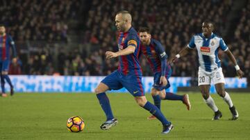 El centrocampista del Barcelona, Andr&eacute;s Iniesta, durante un partido del Barcelona.