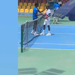 Un juvenil pierde el partido y vean lo que le hace a su rival en la red