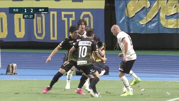 No exist¨ªa lo que hizo Iniesta con 2 rivales y la banda acos¨¢ndolo: que no se olvide jam¨¢s lo bueno que es