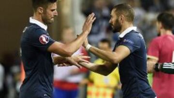 Giroud y Benzema, con Francia.