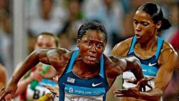 Torri Edwardsd falla en su relevo con Lauryn Williams