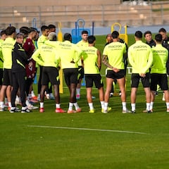 La ‘operación salida’ del Almería: tres marchas y una cesión en este mercado invernal