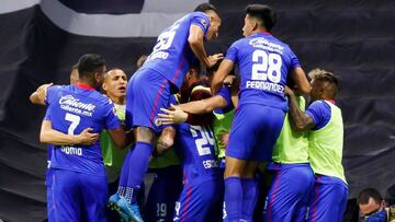 Cruz Azul mantiene los pies en la tierra