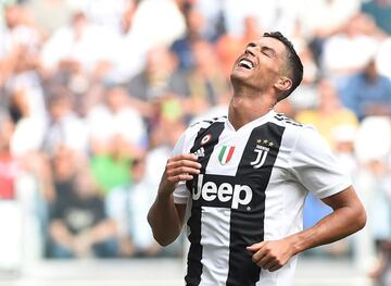 Soccer Football - Serie A - Juventus v U.S Sassuolo - Allianz Stadium, Turin, Italy - September 16, 2018  Juventus' Cristiano Ronaldo reacts after a missed chance  