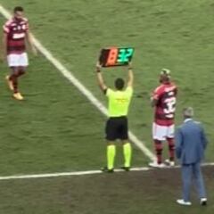 Arturo Vidal ingresó a la cancha y así lo recibió el Maracaná