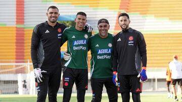 Néstor Lorenzo y la duda con los porteros. Camilo Vargas es fijo.