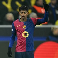 Lamine Yamal recuerda a Xavi tras su primer XI ideal de la FIFA