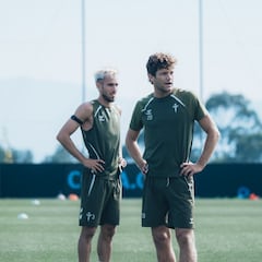 Marcos Alonso medita su futuro