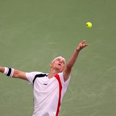 Davidovich puede con Wu y Bautista alarga su mal momento