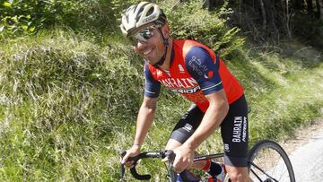 Joaquim &#039;Purito&#039; Rodr&iacute;guez rueda con el maillot del Bahrain-Merida durante un entrenamiento en la jornada de descanso del Giro de Italia.