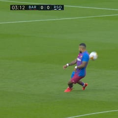 La primera acción de Memphis Depay con la camiseta del Barça fue una auténtica locura