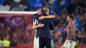 ROME, ITALY - MAY 11: Head coach of Juventus Massimiliano Allegri and his player Giorgio Chiellini hug each other disappointed after the Coppa Italia Final match between Juventus and FC Internazionale at Stadio Olimpico on May 11, 2022 in Rome, Italy. (Photo by Daniele Badolato - Juventus FC/Juventus FC via Getty Images)