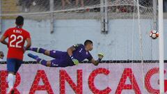 La notable triple atajada de Ureta que despertó a la Roja