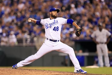 El pitcher de los Chicago White Sox ha tenido una carrera sumamente exitosa dentro de la MLB. Promedia un ERA de 2.85 con un registro de 28 victorias por 31 derrotas, 208 salvamentos y 623 ponches en los seis equipos en los que ha estado.