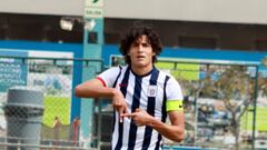 Perú celebra: se queda con joven promesa que nominó la Roja