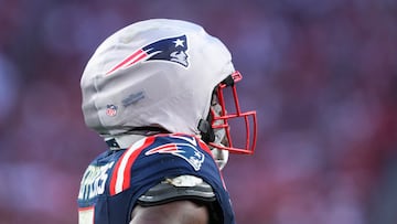 Follow the game as the Patriots take on the Bills in the NFL.
