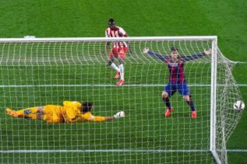 3-0. Bartra marcó el tercer tanto.