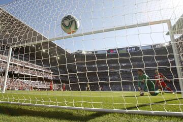 El resultado final fue 4-2. Benzema anot¨® el 1-0.