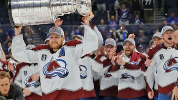 Colorado Avalanche star Nathan MacKinnon becomes the NHL's highest paid player, after signing an 8-year extension with the franchise for $12.6 million