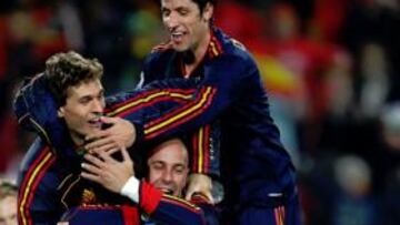 El abrazo a Iker fue un gesto de felicitación y solidaridad