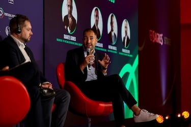 El jefe de los árbitros anticipa una de sus ideas: “El árbitro debe ser tratado como a un policía...”