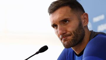 Lucas P¨¦rez, sobre Juanfran: "Con 0-2, si el ¨¢rbitro dice que te calles hay que callarse"