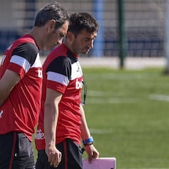 Garitano: "Es un poco sinsentido abrir unos campos y otros no"