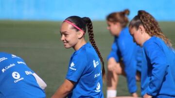 Ainhoa Delgado, de 16 años, durante un entrenamiento del Granadilla.