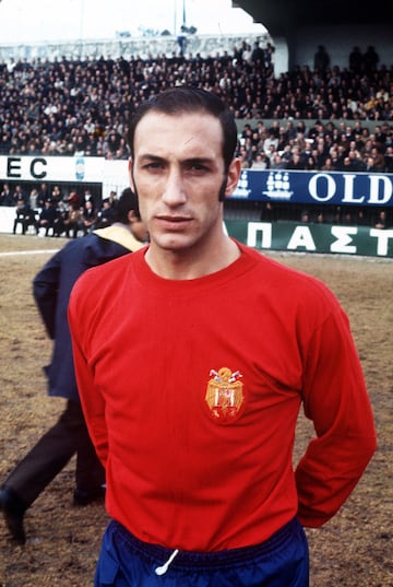 Macías jugó principalmente en el CD Málaga, siendo uno de sus jugadores históricos. Debutó en primera en un partido entre el Sporting de Gijón y el CD Málaga el 29 de noviembre de 1970. Estuvo toda la década de los 70 en el club andaluz. 